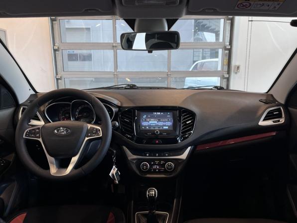 Lada (ВАЗ) Vesta I с пробегом 2018 года, цена 1 065 000 рублей, 131724 км, универсал, Автокод Объявления