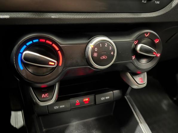 Kia Rio IV с пробегом 2018 года, цена 1 000 000 рублей, 69000 км, седан, Автокод Объявления