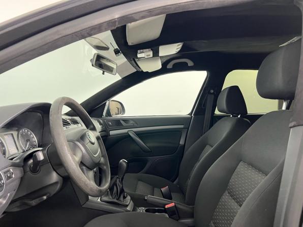 Skoda Octavia II (A5) Рестайлинг с пробегом 2012 года, цена 707 000 рублей, 122000 км, лифтбек, Автокод Объявления