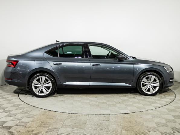 Skoda Superb III Рестайлинг с пробегом 2019 года, цена 2 599 700 рублей, 135189 км, лифтбек, Автокод Объявления