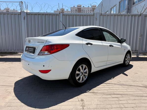 Hyundai Solaris I с пробегом 2014 года, цена 799 000 рублей, 177477 км, седан, Автокод Объявления