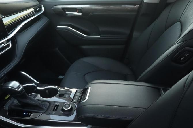Toyota Highlander IV (XU70) с пробегом 2026 года, цена 5 365 000 рублей, 10 км, внедорожник, Автокод Объявления