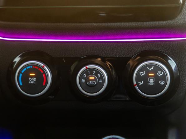 Kia Rio III Рестайлинг с пробегом 2015 года, цена 998 000 рублей, 182631 км, хэтчбек, Автокод Объявления