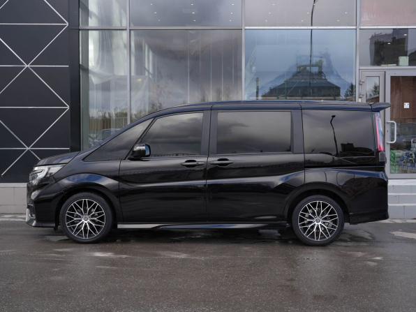 Honda Stepwgn V Рестайлинг с пробегом 2019 года, цена 2 400 000 рублей, 106845 км, минивэн, Автокод Объявления