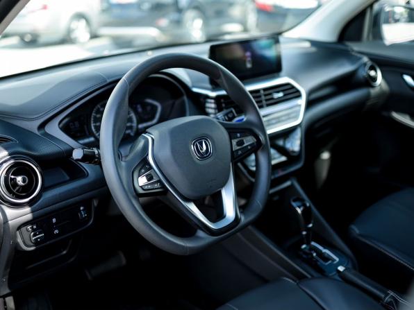 Changan Alsvin с пробегом 2023 года, цена 1 299 000 рублей, 17914 км, седан, Автокод Объявления