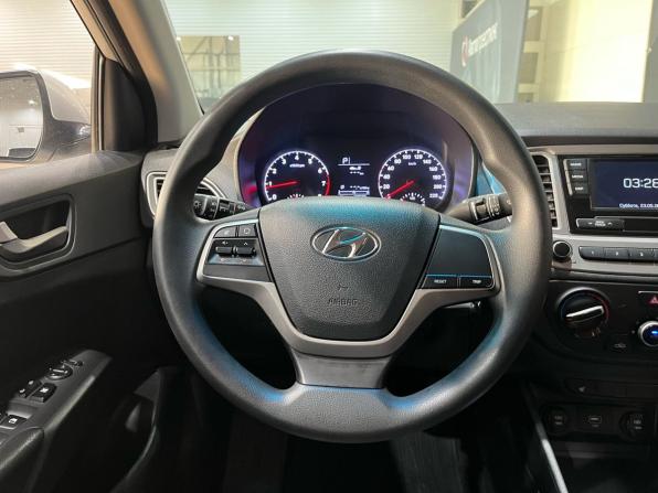 Hyundai Solaris II с пробегом 2019 года, цена 1 350 000 рублей, 70500 км, седан, Автокод Объявления