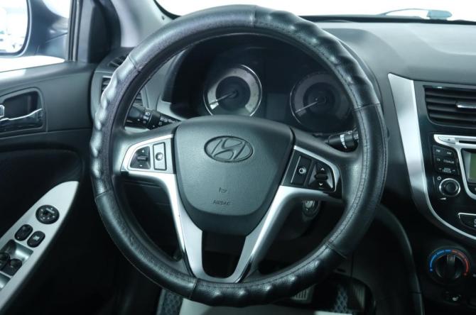 Hyundai Solaris I с пробегом 2013 года, цена 909 000 рублей, 174000 км, седан, Автокод Объявления