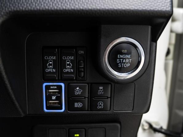 Toyota Roomy I с пробегом 2018 года, цена 1 270 000 рублей, 71228 км, микровэн, Автокод Объявления
