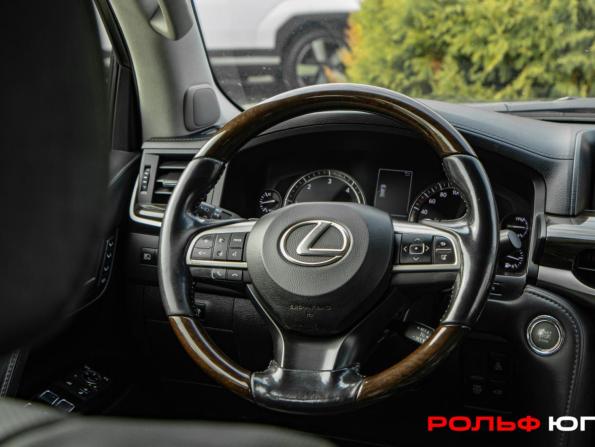 Lexus LX III Рестайлинг 2 с пробегом 2017 года, цена 4 988 000 рублей, 235173 км, внедорожник, Автокод Объявления