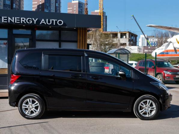 Honda Freed I Рестайлинг с пробегом 2010 года, цена 1 050 000 рублей, 174900 км, компактвэн, Автокод Объявления
