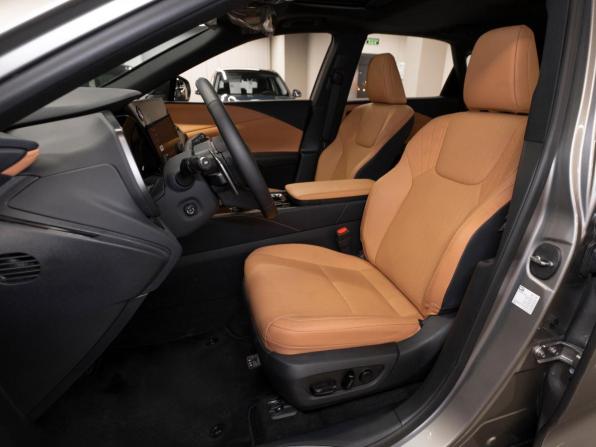 Lexus RX V с пробегом 2026 года, цена 8 450 000 рублей, 102 км, внедорожник, Автокод Объявления
