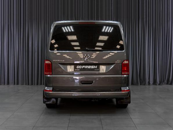 Volkswagen Multivan T6 с пробегом 2016 года, цена 3 319 000 рублей, 261104 км, минивэн, Автокод Объявления