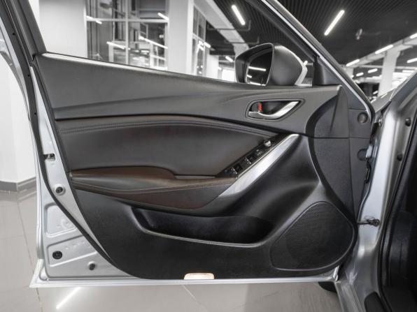 Mazda 6 III (GJ) Рестайлинг с пробегом 2017 года, цена 2 420 000 рублей, 95000 км, седан, Автокод Объявления