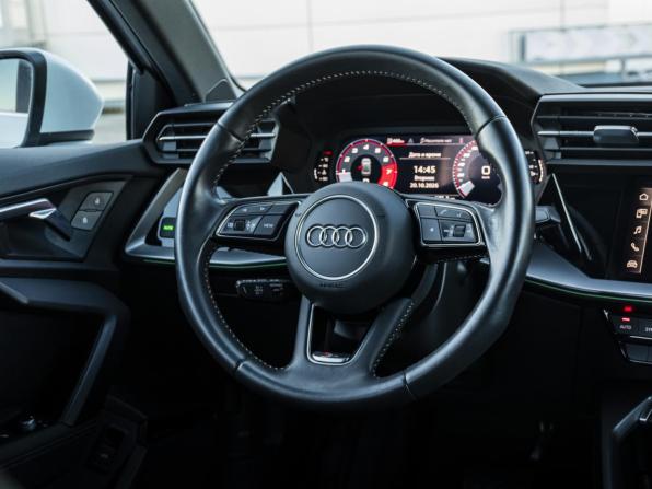 Audi A3 IV (8Y) с пробегом 2022 года, цена 3 379 000 рублей, 42558 км, седан, Автокод Объявления