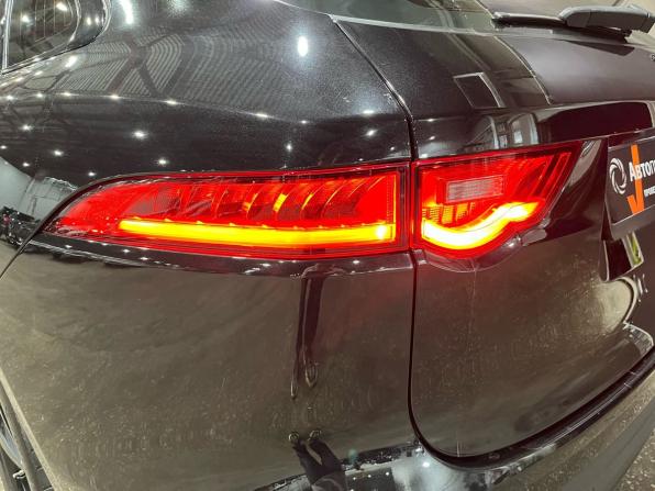 Jaguar F-Pace I с пробегом 2018 года, цена 2 680 000 рублей, 130228 км, внедорожник, Автокод Объявления