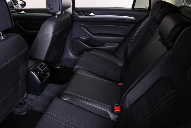 Volkswagen Passat B8 с пробегом 2016 года, цена 2 299 000 рублей, 142300 км, универсал, Автокод Объявления