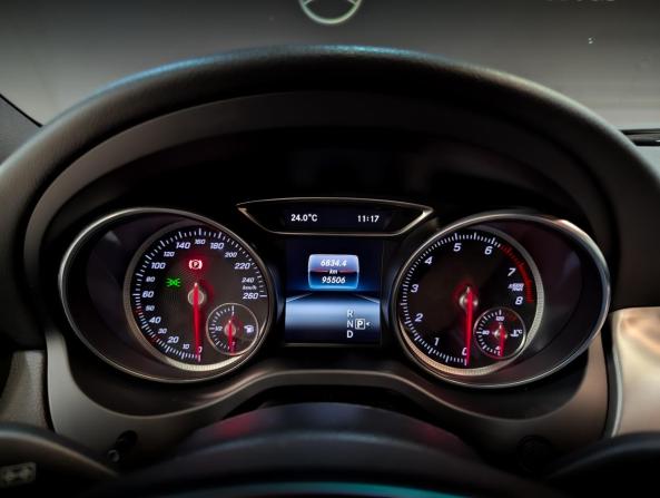 Mercedes-Benz GLA I (X156) Рестайлинг с пробегом 2018 года, цена 2 550 000 рублей, 95501 км, внедорожник, Автокод Объявления