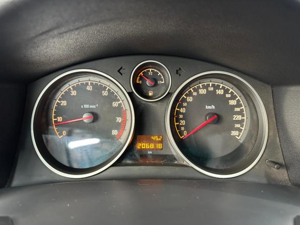Opel Astra H Рестайлинг с пробегом 2012 года, цена 680 000 рублей, 206800 км, седан, Автокод Объявления