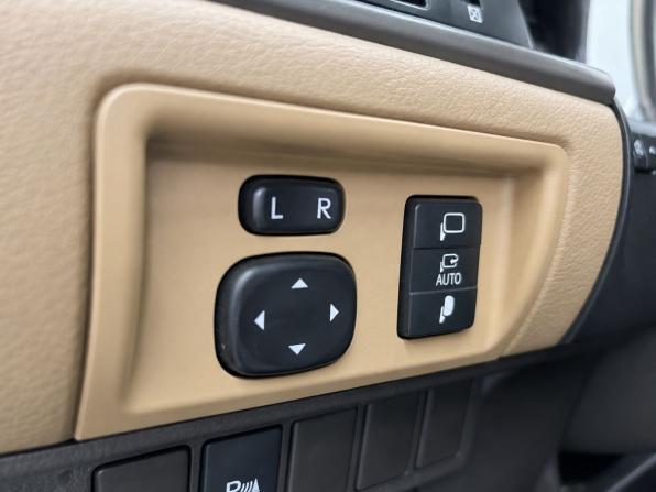 Lexus ES VI Рестайлинг с пробегом 2015 года, цена 1 999 000 рублей, 217673 км, седан, Автокод Объявления