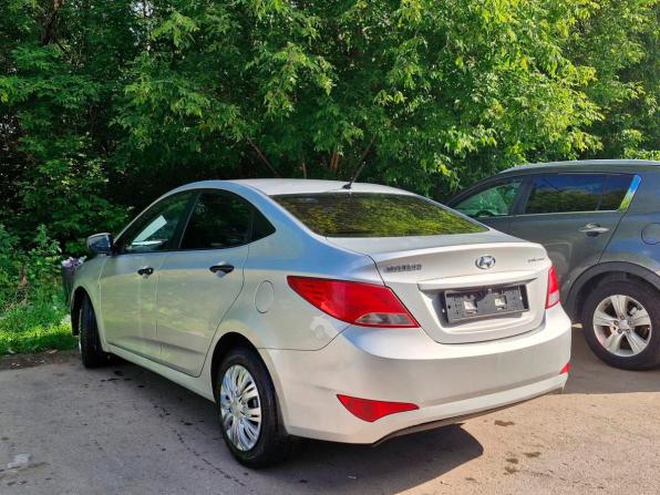 Hyundai Solaris I Рестайлинг с пробегом 2015 года, цена 739 000 рублей, 179755 км, седан, Автокод Объявления