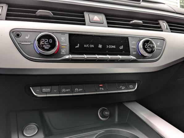 Audi A4 allroad V (B9) Рестайлинг с пробегом 2019 года, цена 3 430 000 рублей, 131511 км, универсал, Автокод Объявления