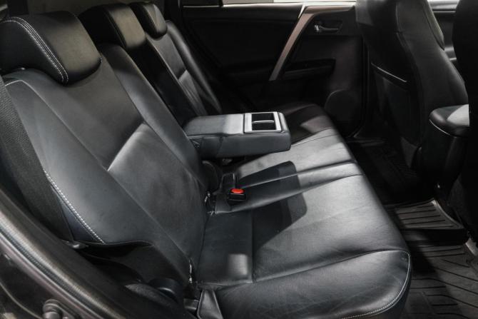 Toyota RAV4 IV (XA40) Рестайлинг с пробегом 2016 года, цена 2 299 000 рублей, 206000 км, внедорожник, Автокод Объявления