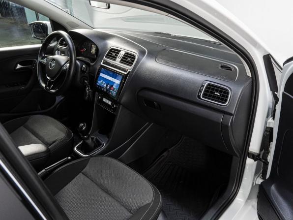 Volkswagen Polo V Рестайлинг с пробегом 2017 года, цена 1 239 000 рублей, 157625 км, седан, Автокод Объявления
