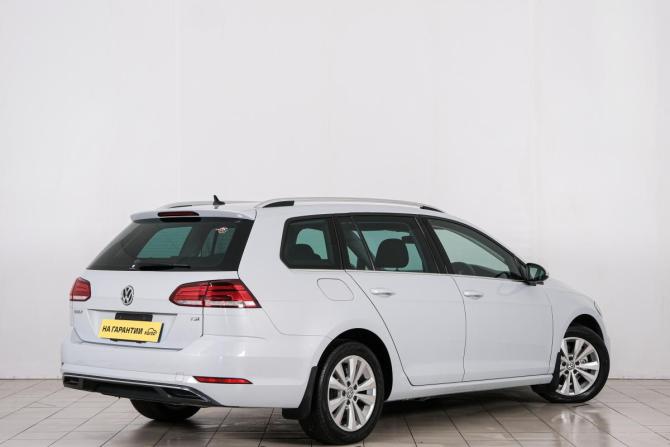 Volkswagen Golf VII Рестайлинг с пробегом 2018 года, цена 1 499 000 рублей, 40200 км, универсал, Автокод Объявления