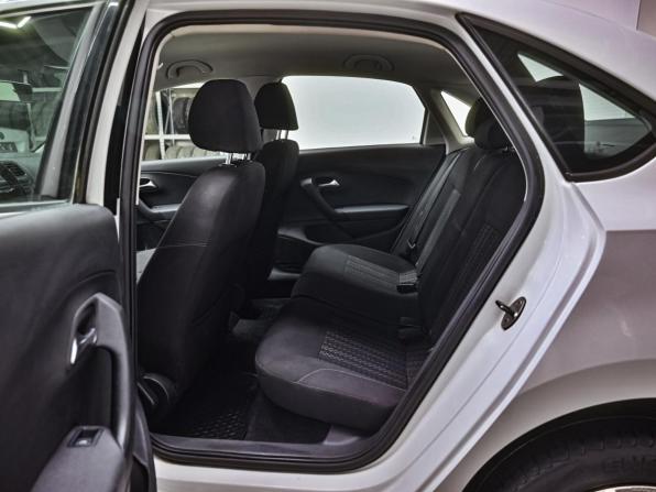 Volkswagen Polo V Рестайлинг с пробегом 2016 года, цена 989 000 рублей, 198982 км, седан, Автокод Объявления