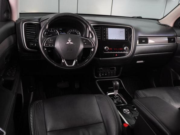 Mitsubishi Outlander III Рестайлинг 3 с пробегом 2020 года, цена 2 438 000 рублей, 182952 км, внедорожник, Автокод Объявления