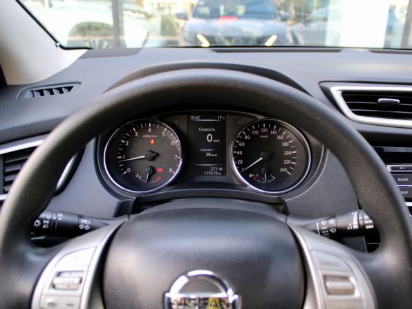 Nissan Qashqai II с пробегом 2017 года, цена 1 690 000 рублей, 119218 км, внедорожник, Автокод Объявления