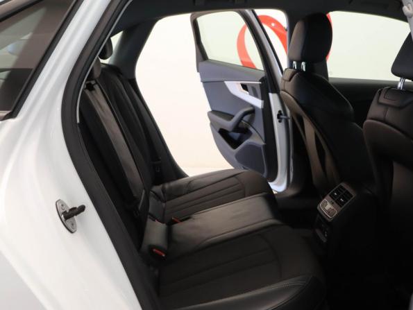 Audi A4 V (B9) Рестайлинг с пробегом 2021 года, цена 2 725 000 рублей, 44807 км, седан, Автокод Объявления