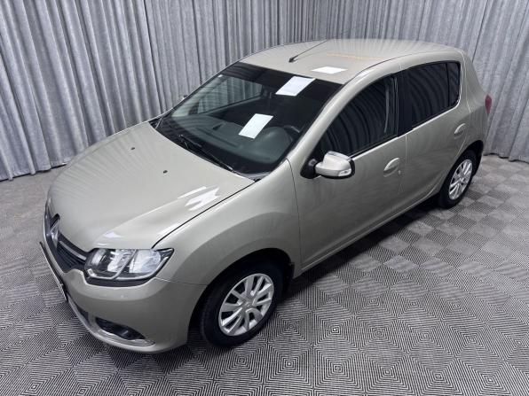 Renault Sandero II с пробегом 2018 года, цена 1 049 000 рублей, 73145 км, хэтчбек, Автокод Объявления