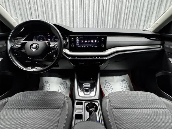 Skoda Octavia IV (A8) с пробегом 2021 года, цена 2 370 000 рублей, 83979 км, лифтбек, Автокод Объявления