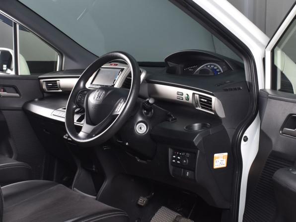 Honda Freed I Рестайлинг 2 с пробегом 2015 года, цена 1 194 995 рублей, 203485 км, компактвэн, Автокод Объявления
