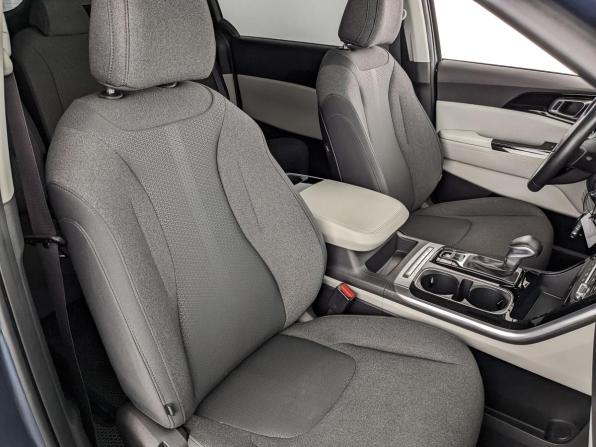 Kia Carnival IV с пробегом 2022 года, цена 4 200 000 рублей, 54797 км, минивэн, Автокод Объявления