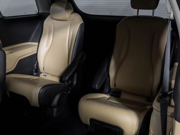 Kia Carnival IV с пробегом 2021 года, цена 3 830 000 рублей, 93700 км, минивэн, Автокод Объявления