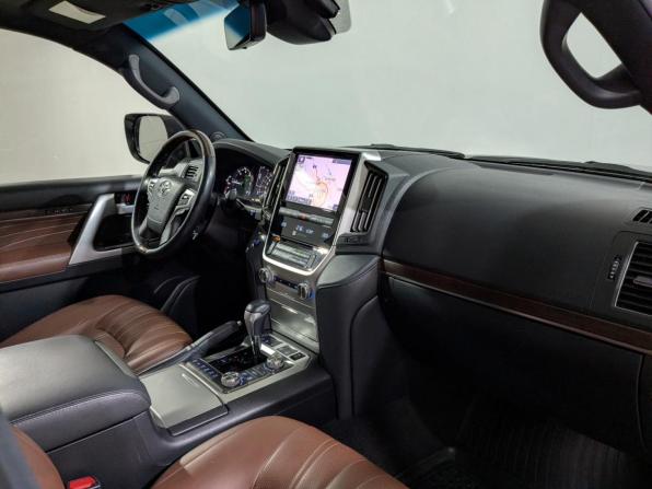 Toyota Land Cruiser 200 Series Рестайлинг 2 с пробегом 2019 года, цена 8 600 000 рублей, 95423 км, внедорожник, Автокод Объявления