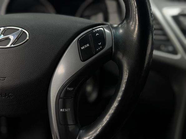 Hyundai Elantra V (MD) Рестайлинг с пробегом 2015 года, цена 1 350 000 рублей, 110000 км, седан, Автокод Объявления