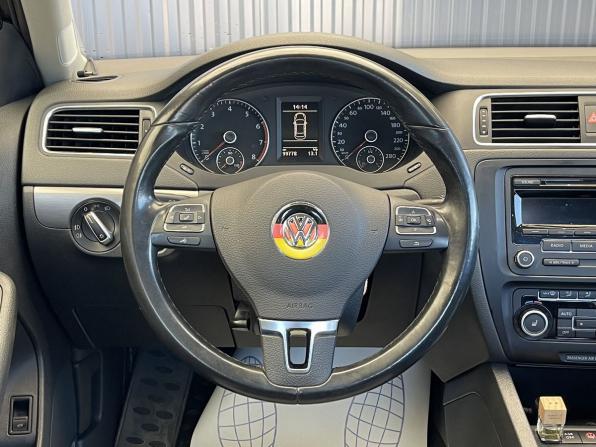 Volkswagen Jetta VI с пробегом 2012 года, цена 1 247 000 рублей, 99778 км, седан, Автокод Объявления