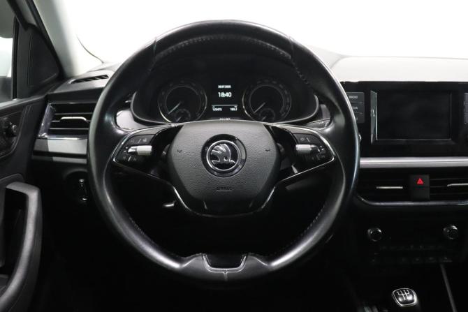 Skoda Rapid II с пробегом 2021 года, цена 1 387 000 рублей, 125472 км, лифтбек, Автокод Объявления