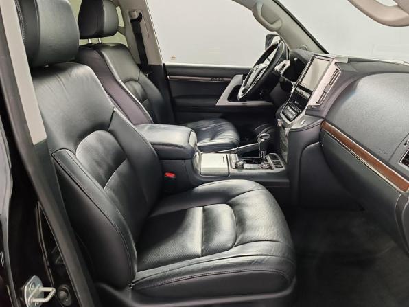 Toyota Land Cruiser 200 Series Рестайлинг 2 с пробегом 2016 года, цена 5 449 000 рублей, 203251 км, внедорожник, Автокод Объявления