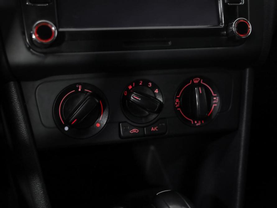 Volkswagen Polo V Рестайлинг Санкт-Петербург  - изображение 14