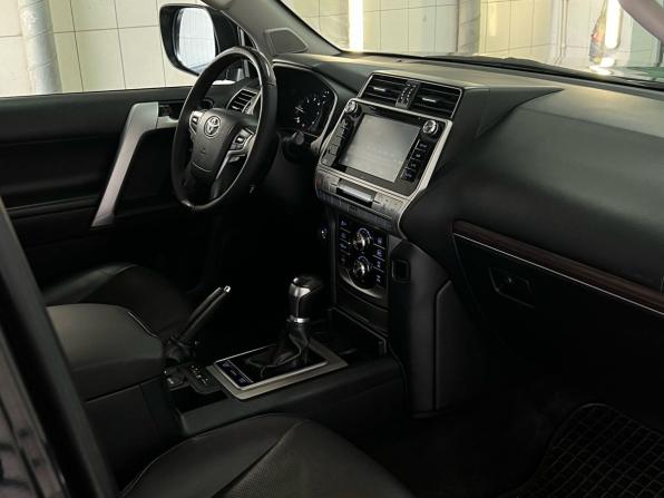 Toyota Land Cruiser Prado 150 Series Рестайлинг 2 с пробегом 2018 года, цена 4 750 000 рублей, 89426 км, внедорожник, Автокод Объявления