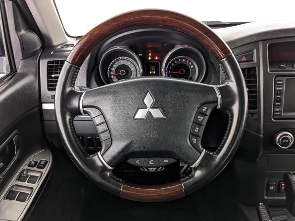 Mitsubishi Pajero IV Рестайлинг 1 с пробегом 2012 года, цена 2 220 000 рублей, 175250 км, внедорожник, Автокод Объявления