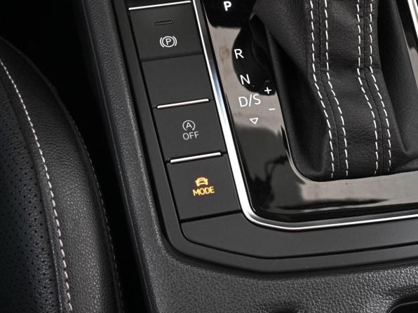 Volkswagen Jetta VII Рестайлинг с пробегом 2022 года, цена 2 239 000 рублей, 42143 км, седан, Автокод Объявления