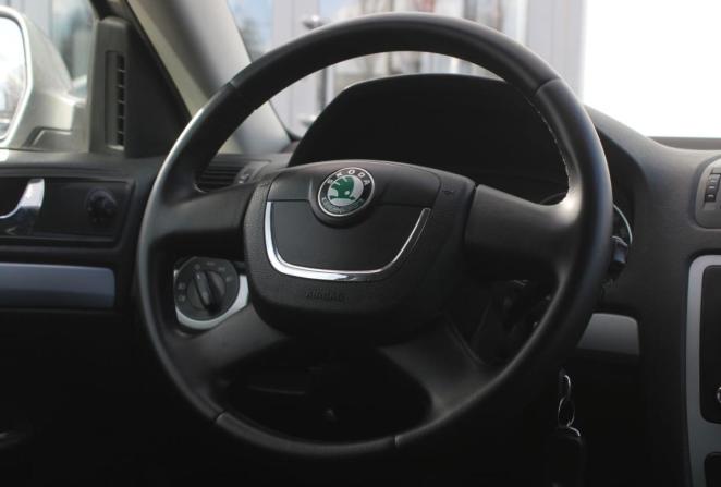 Skoda Octavia II (A5) Рестайлинг с пробегом 2011 года, цена 820 000 рублей, 187303 км, лифтбек, Автокод Объявления