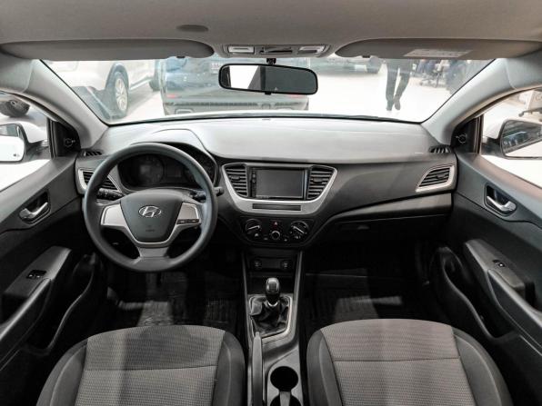 Hyundai Solaris II с пробегом 2019 года, цена 1 350 000 рублей, 74463 км, седан, Автокод Объявления