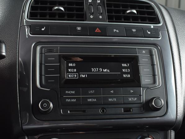 Volkswagen Polo V Рестайлинг с пробегом 2020 года, цена 1 599 995 рублей, 72698 км, седан, Автокод Объявления