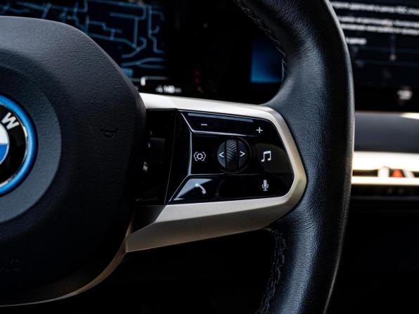 BMW iX I (I20) с пробегом 2021 года, цена 7 155 000 рублей, 33661 км, внедорожник, Автокод Объявления